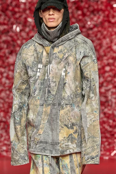 Look 49
